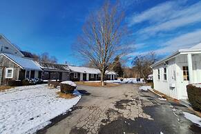 Village Motel By OYO Clinton