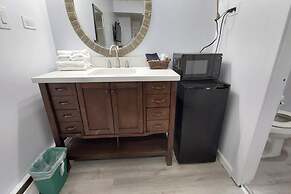 Village Motel By OYO Clinton