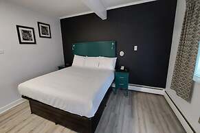 Village Motel By OYO Clinton