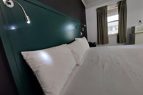 Village Motel By OYO Clinton