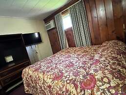 Village Motel By OYO Clinton