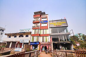 Fabhotel Raj Niwas
