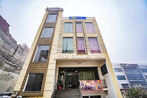 Fabhotel Golden Grand