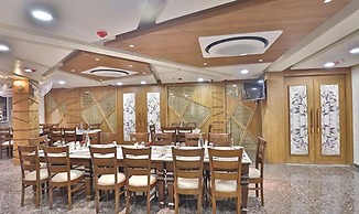 Fabhotel Prime Candle Wood