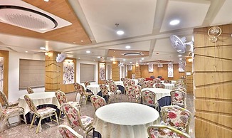 Fabhotel Prime Candle Wood