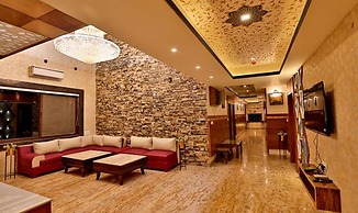 Fabhotel Prime Candle Wood