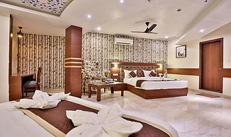 Fabhotel Prime Candle Wood