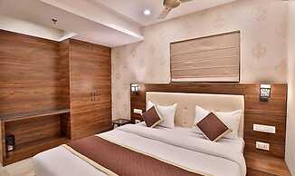 Fabhotel Prime Candle Wood