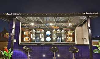 Fabhotel Prime Candle Wood