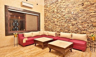 Fabhotel Prime Candle Wood