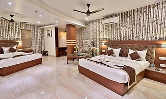 Fabhotel Prime Candle Wood