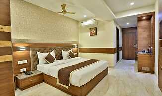 Fabhotel Prime Candle Wood