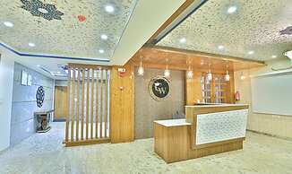 Fabhotel Prime Candle Wood