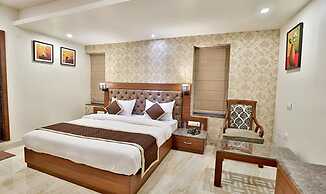 Fabhotel Prime Candle Wood