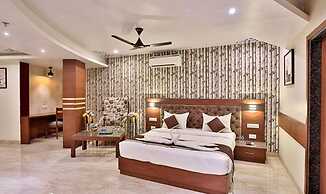 Fabhotel Prime Candle Wood