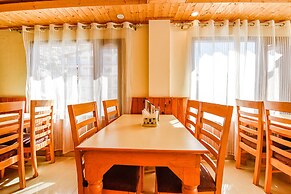 Fabhotel Mayra Grand