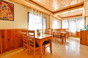 Fabhotel Mayra Grand