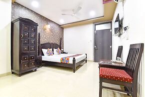 Fabhotel Harsh Palace