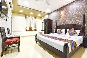 Fabhotel Harsh Palace