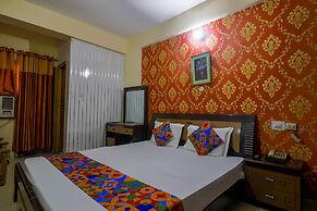 Fabhotel Maadhavam Residence