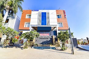 Fabhotel Golden Palms