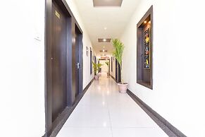 Fabhotel Golden Palms