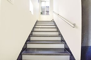 Fabhotel Golden Palms