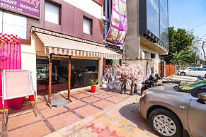 Fabhotel Dwarka Suites