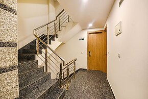 Fabhotel Royal Residency I