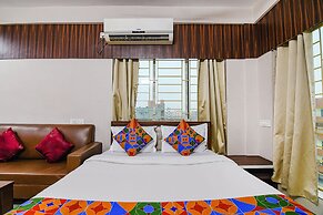 Fabhotel White House I