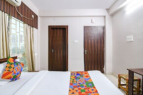 Fabhotel White House I