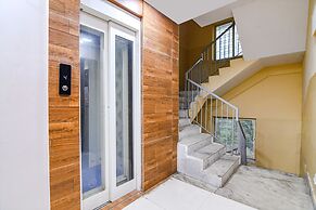 Fabhotel White House I