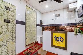 Fabhotel White House I