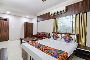 Fabhotel White House I