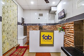 Fabhotel White House I