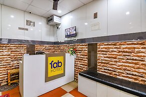 Fabhotel White House I