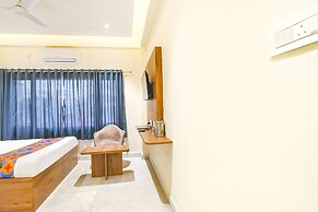 Fabhotel Prime The Golden Plaza