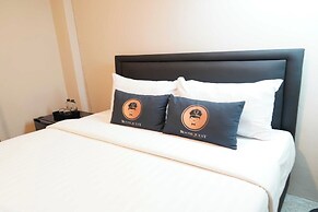 RQ Bangkok Huai Khwang by Collection O