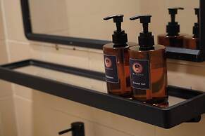 RQ Bangkok Huai Khwang by Collection O