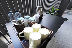 RQ Bangkok Huai Khwang by Collection O