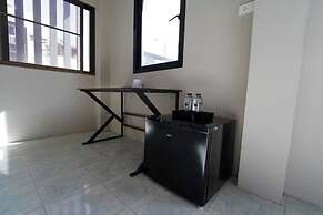 RQ Bangkok Huai Khwang by Collection O