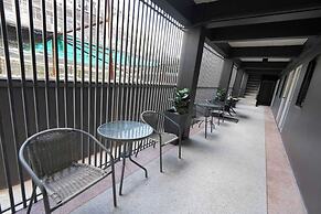 RQ Bangkok Huai Khwang by Collection O