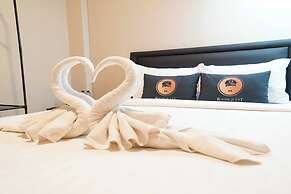 RQ Bangkok Huai Khwang by Collection O