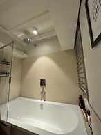 Industrial-chic 1BD Loft by the River Fulham!