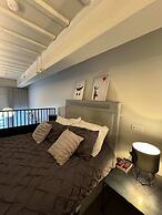 Industrial-chic 1BD Loft by the River Fulham!