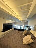 Industrial-chic 1BD Loft by the River Fulham!