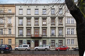 Apartment With 2 Desks by Renters