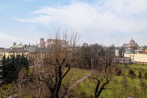 Apartment With 2 Desks by Renters