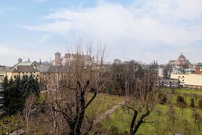 Apartment With 2 Desks by Renters