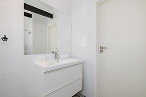 Apartment With 2 Desks by Renters